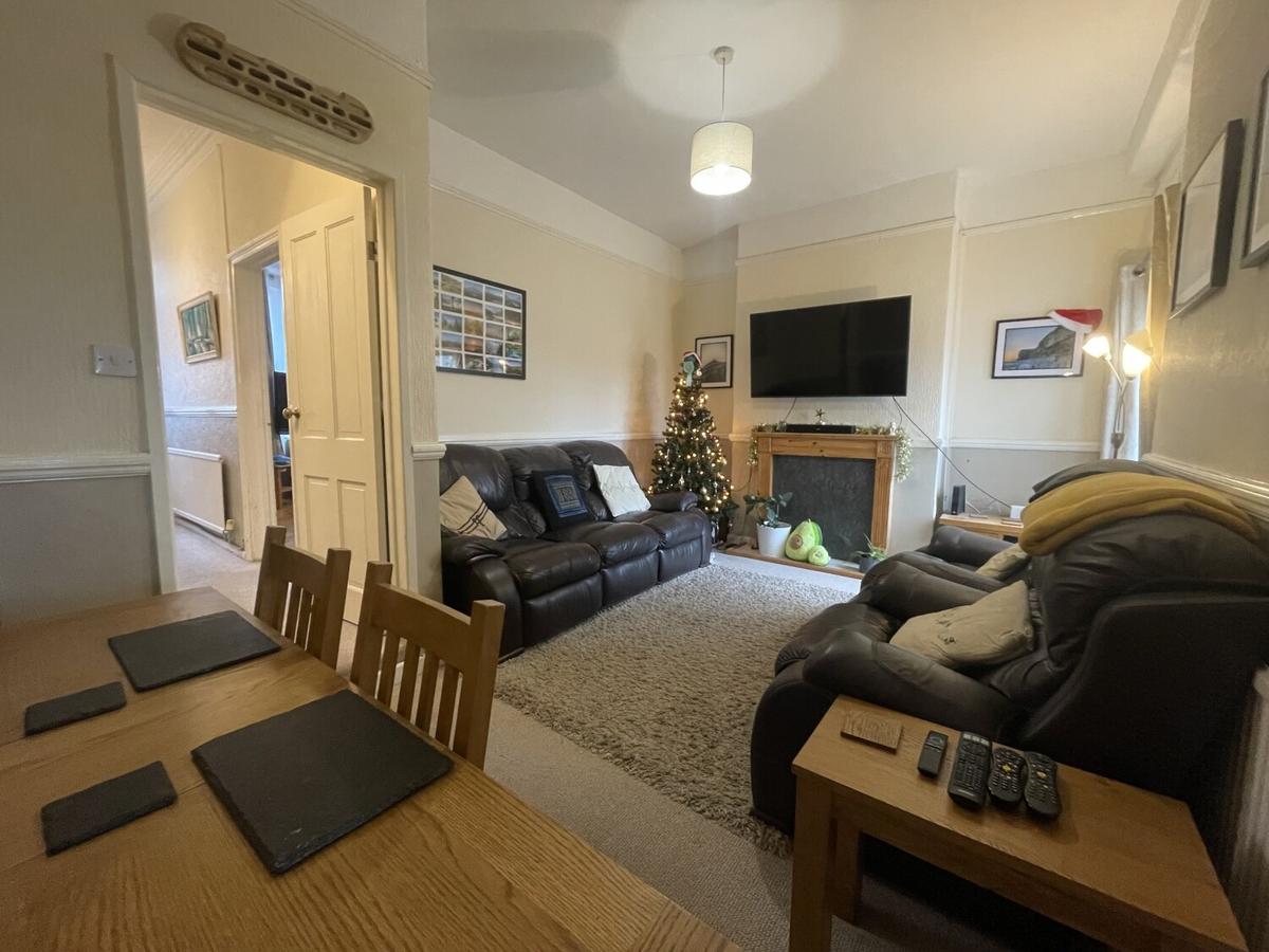 4 bedroom house on Clodien Avenue, Heath, Cardiff