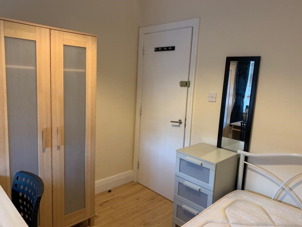 5 bedroom house for rent Brookdale Road, Liverpool, L15 3JF UniHomes