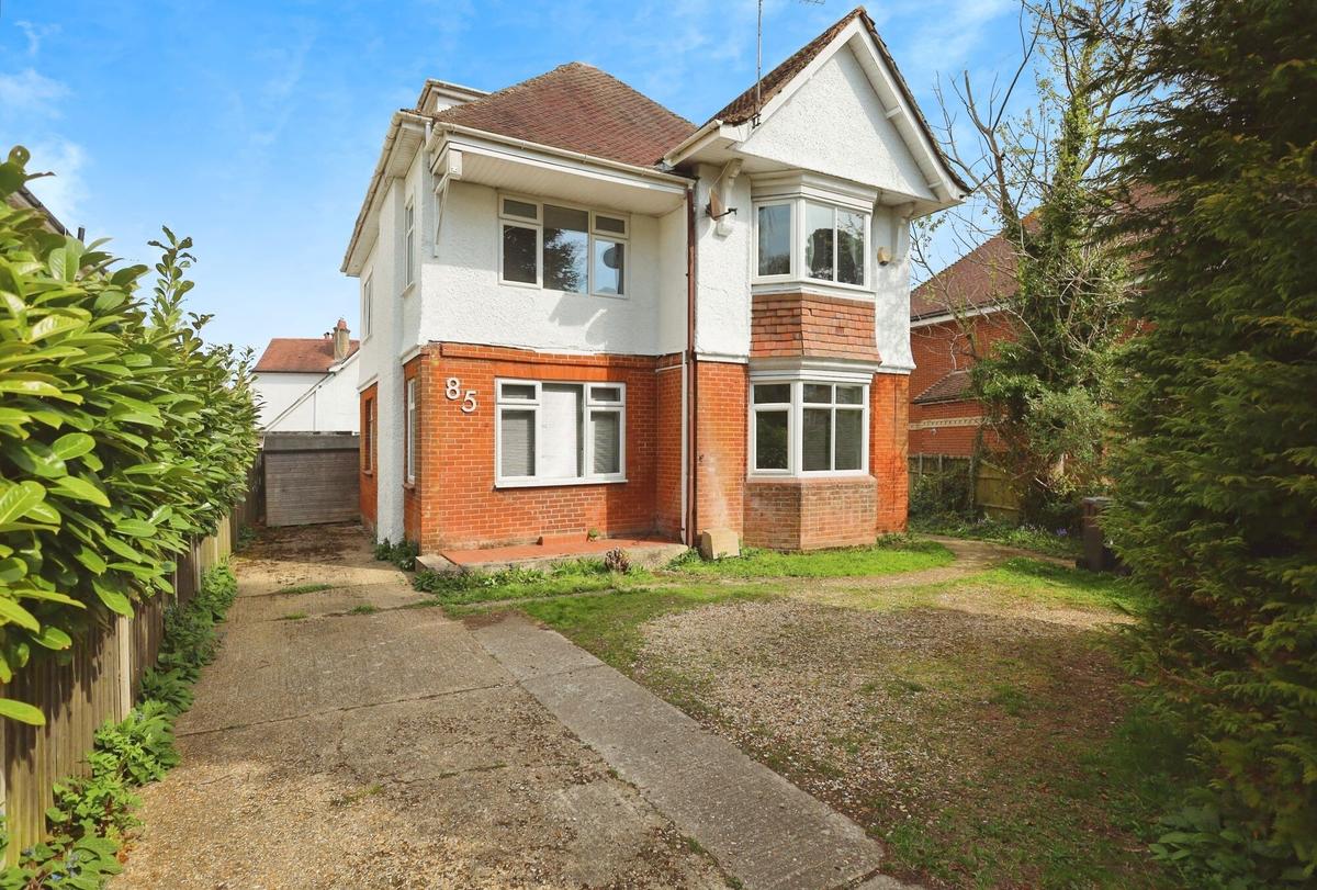 6 bedroom house on Talbot Road, Winton, Bournemouth