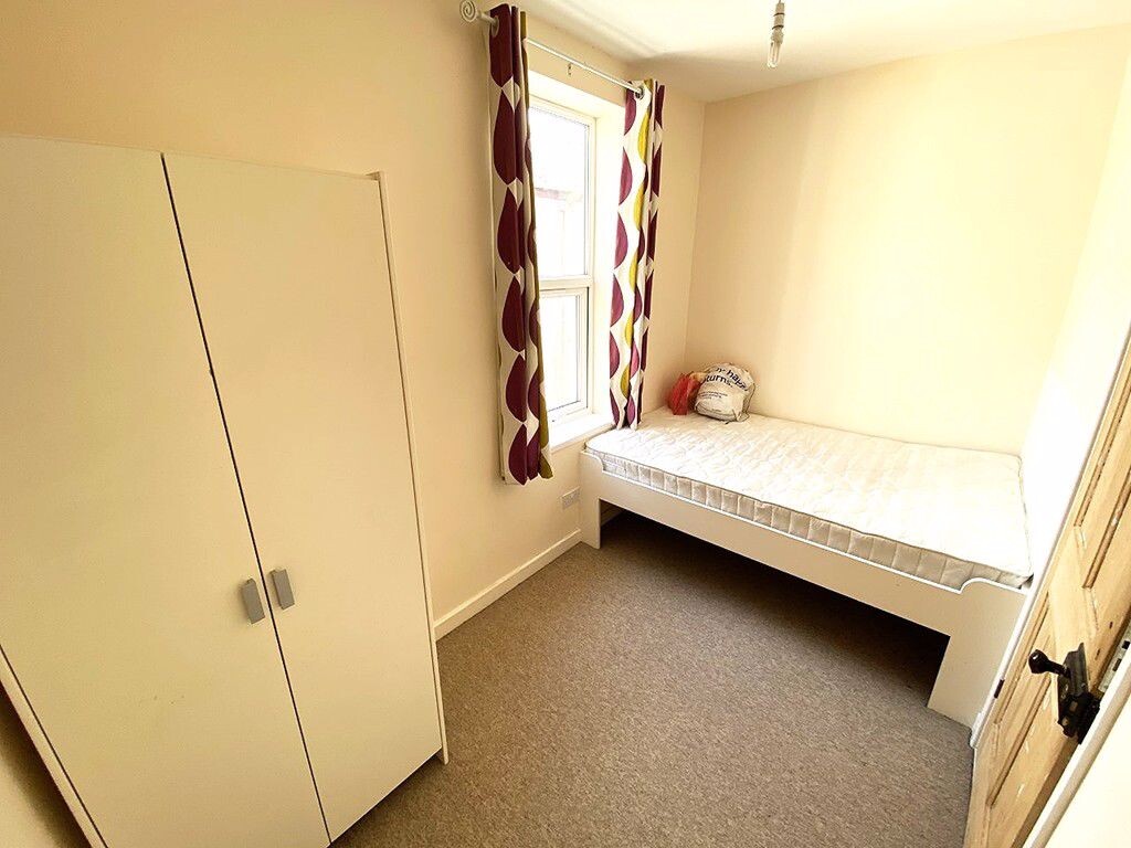 4 bedroom house for rent Walmer Road, Portsmouth, PO1 5AU UniHomes