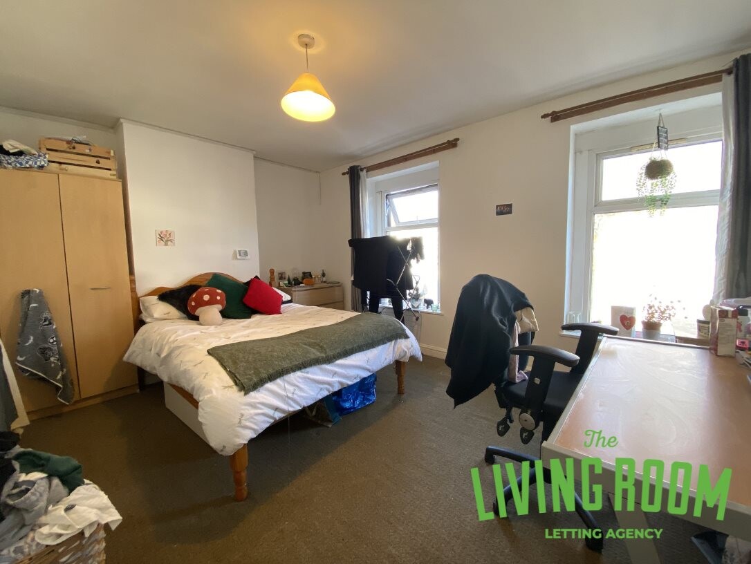 4 bedroom house on Rhymney Street, Cathays, Cardiff