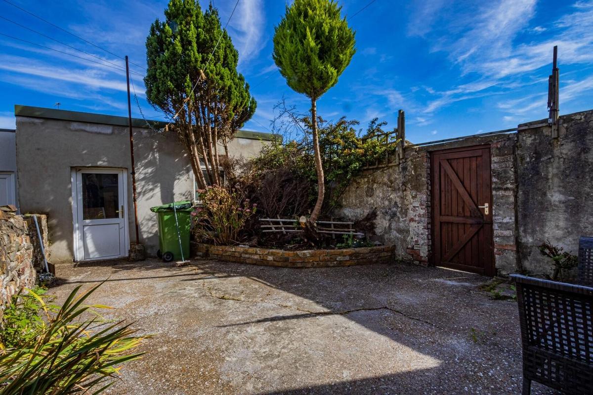 5 bedroom house for rent Pentyrch Street, Cardiff, CF24 4JX UniHomes