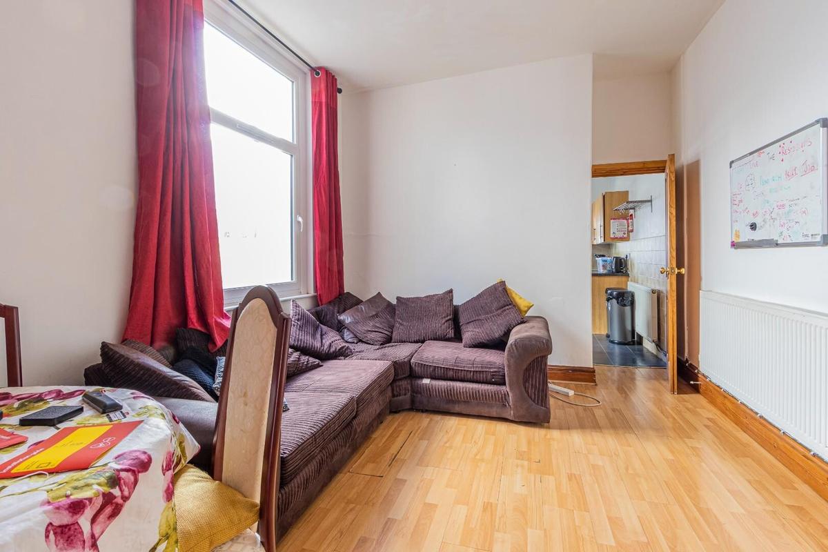 5 bedroom house for rent Pentyrch Street, Cardiff, CF24 4JX UniHomes