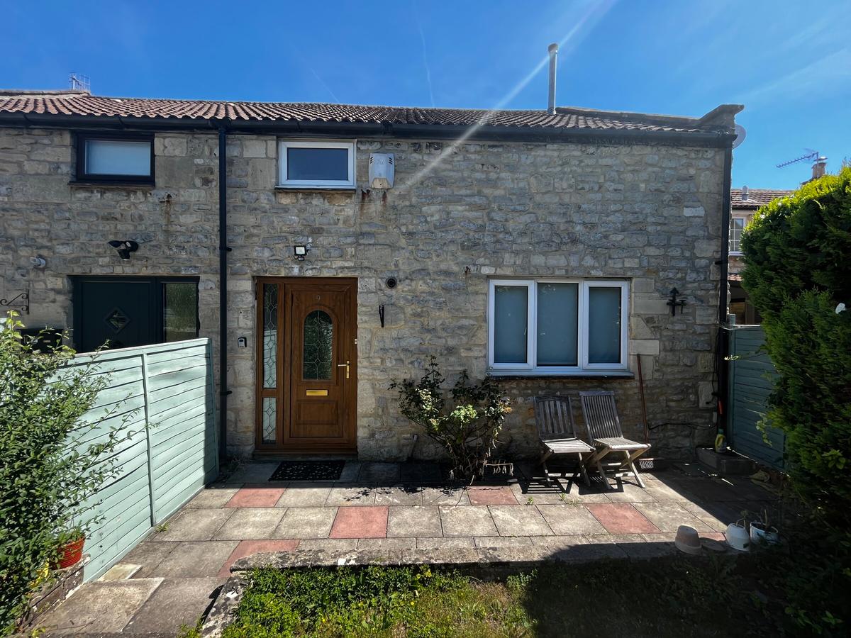 4 bedroom house for rent Twerton Farm Close, Bath, BA2 1BL UniHomes