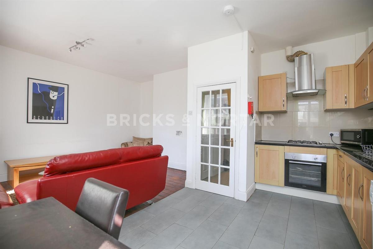 3 bedroom apartment for rent Westgate Road Newcastle, NE4 6AP | UniHomes