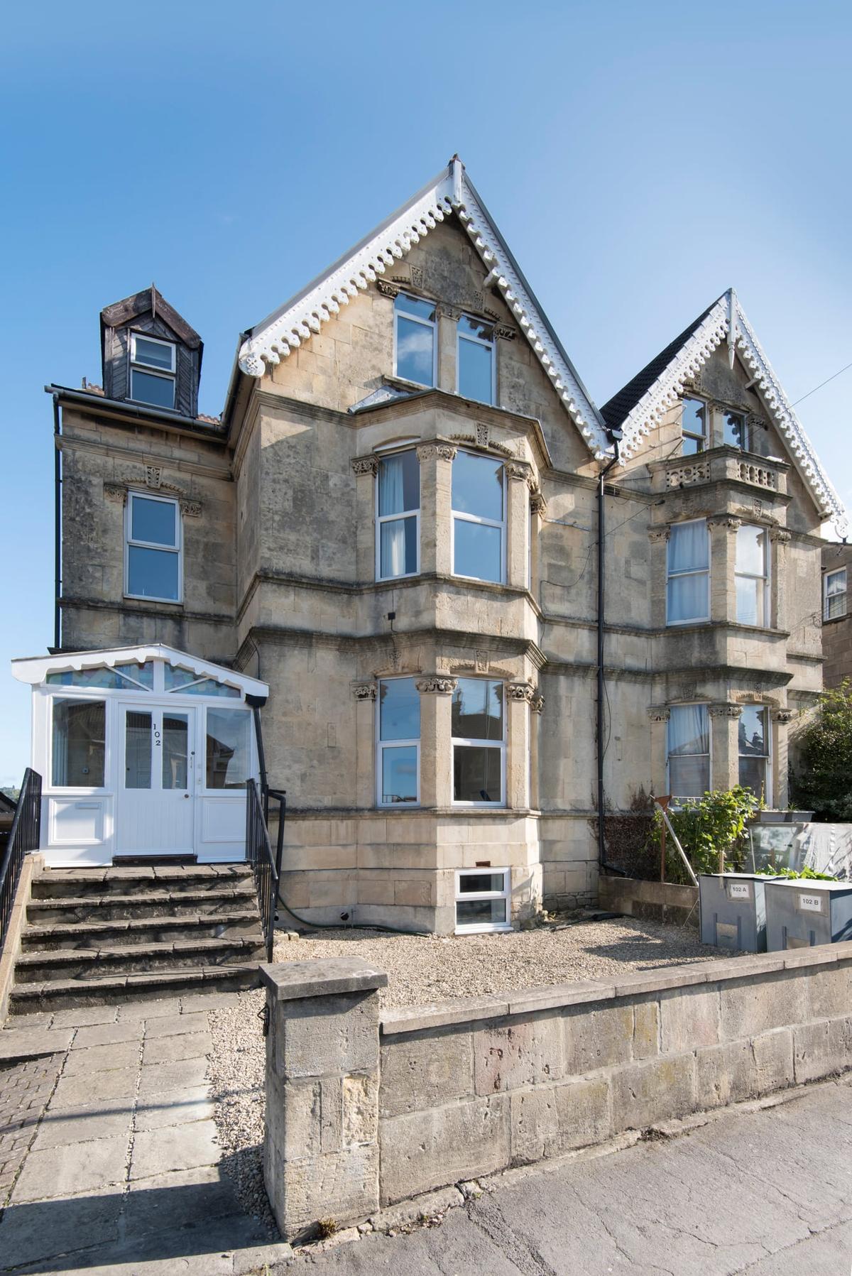 6 bedroom apartment for rent Lower Oldfield Park, Bath, BA2 3HS UniHomes