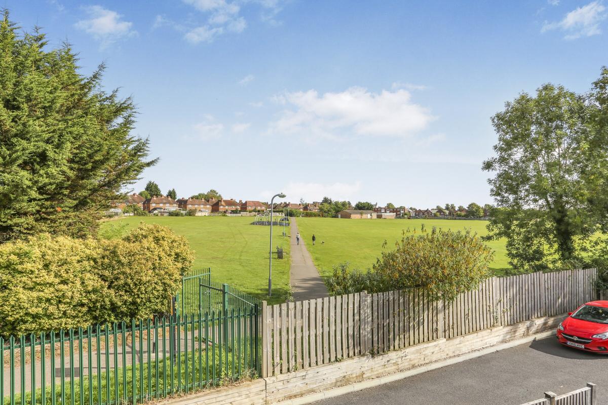 4 bedroom house for rent Northway, Surrey, GU2 9SG UniHomes