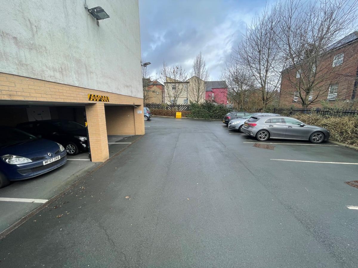 3 bedroom apartment for rent Holborn Approach, Leeds, LS6 2PT UniHomes