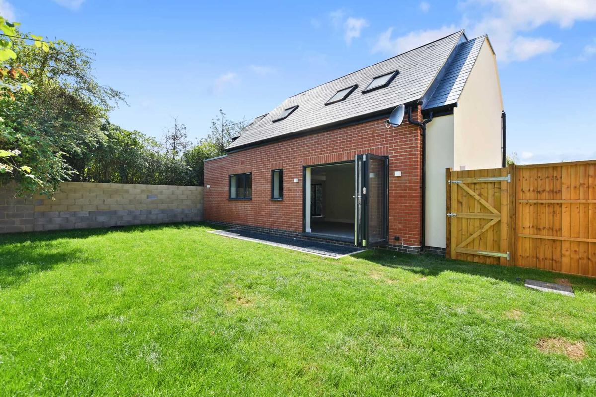 6 bedroom house for rent Crescent Road Cowley Oxford, OX4 2PD UniHomes