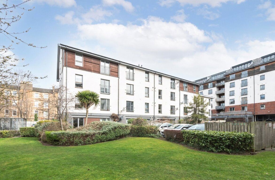 2 bedroom house on Albert Street, Leith, Edinburgh