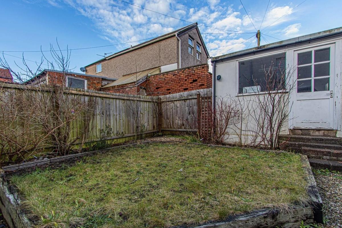 5 bedroom house for rent Cosmeston Street, Cardiff, CF24 4LP UniHomes