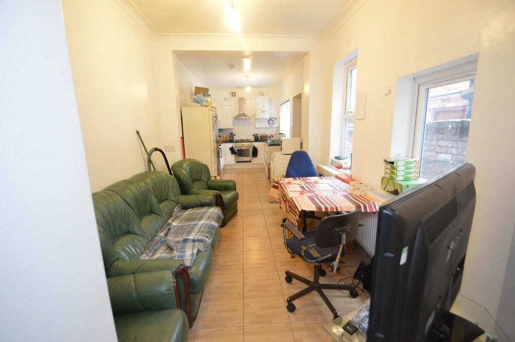 5 bedroom house for rent Standish Road, Manchester, M14 6NP UniHomes