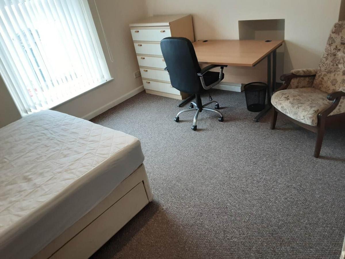 3 bedroom house for rent Vincent Street, Sandfields, City Centre