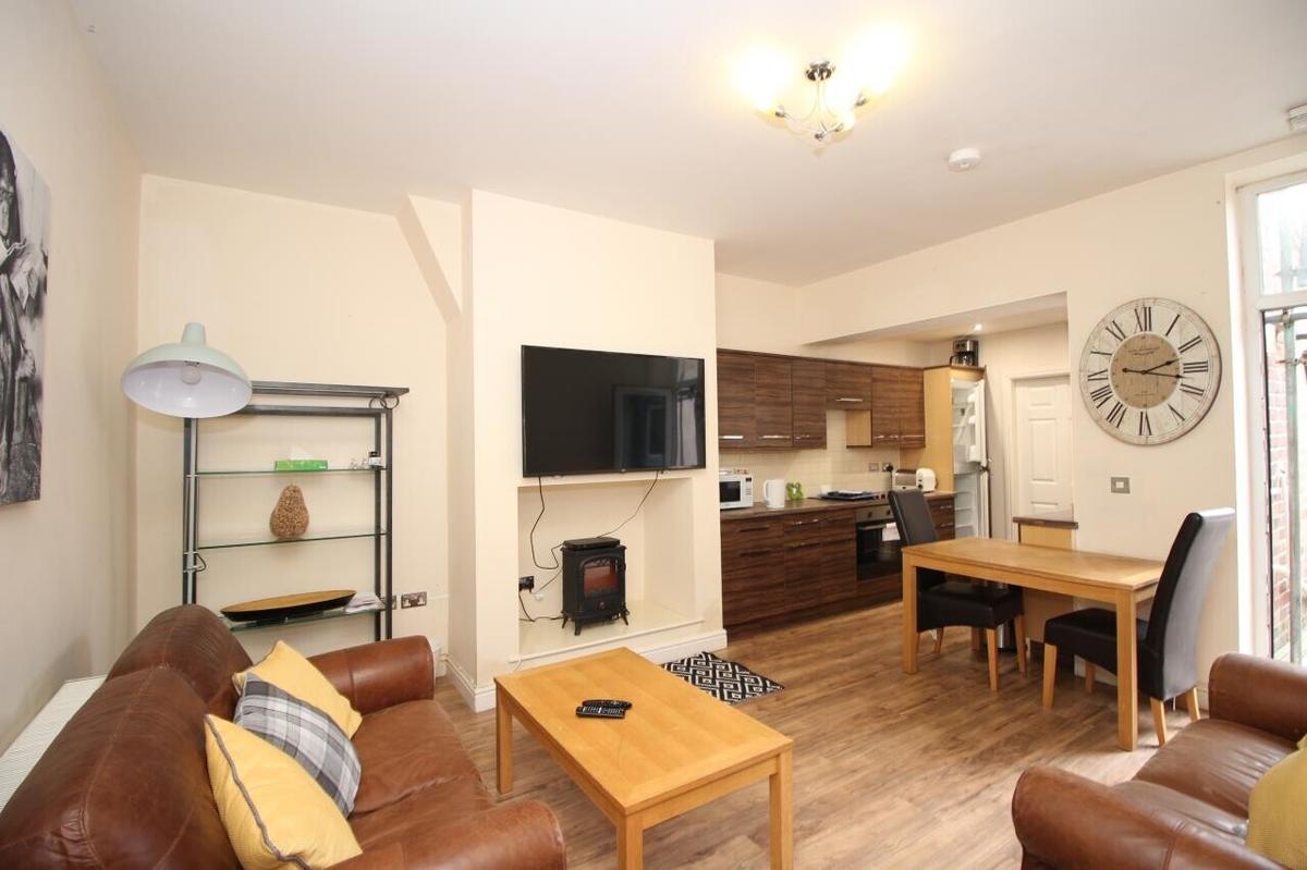 3 bedroom apartment for rent Jesmond (M), Newcastle, NE2 3HN UniHomes