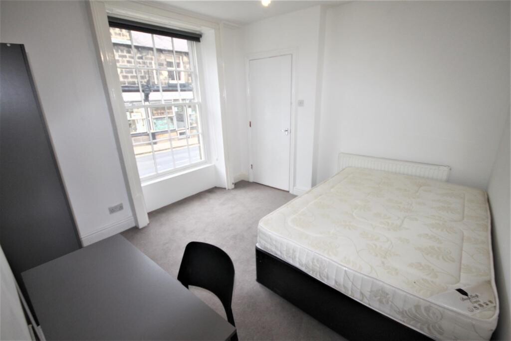 5 bedroom house for rent Weetwood Lane, Leeds, LS16 5LT UniHomes