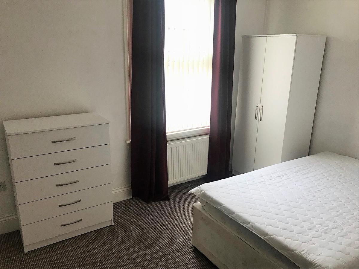 4 bedroom house for rent Eldon Road Birmingham, B16 9DP UniHomes