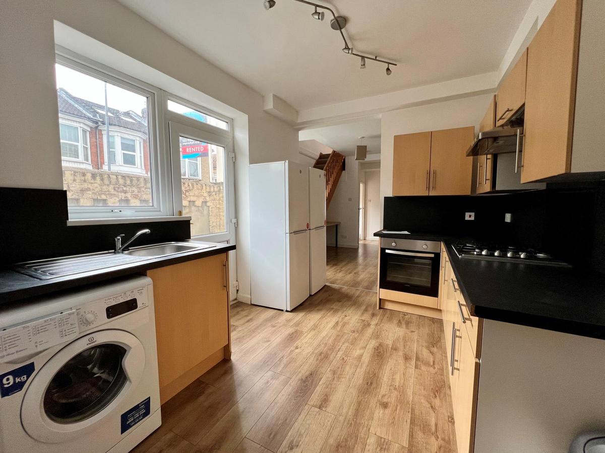 4 bedroom house for rent Talbot Road, Portsmouth, PO4 0HF UniHomes