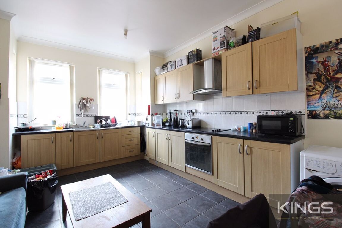 4 bedroom house for rent Holyrood Avenue, Southampton, SO17 1SH UniHomes