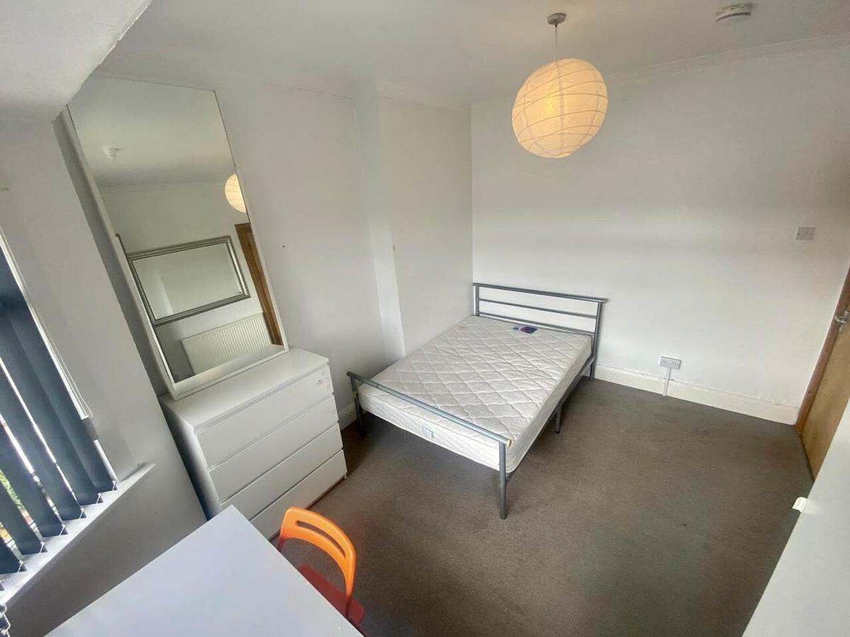 4 bedroom house for rent Pinewood Road, Uplands, Swansea, SA2 0LT