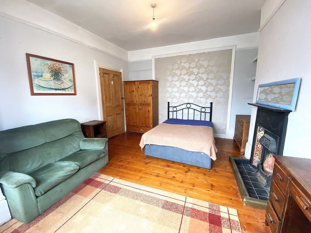 6 bedroom house for rent Chetwynd Road, Portsmouth, PO4 0LZ UniHomes