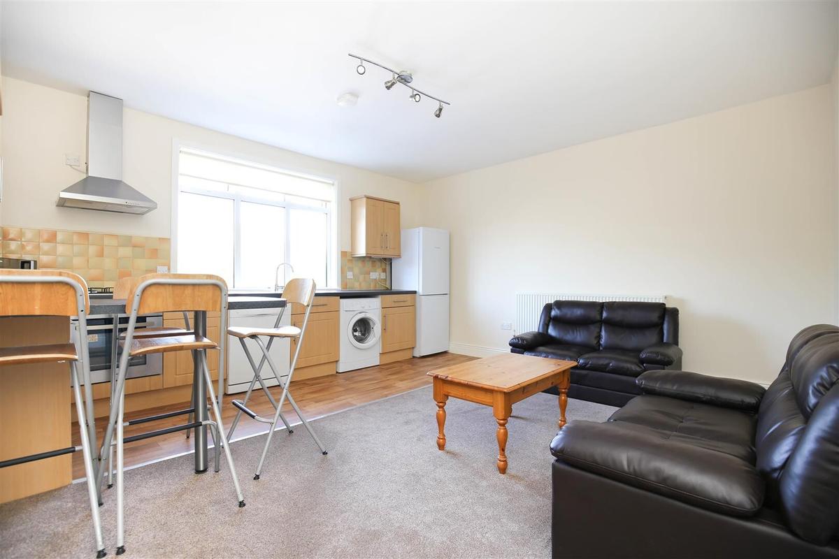 4 bedroom apartment for rent Heaton Place, Newcastle, NE6 1XF UniHomes