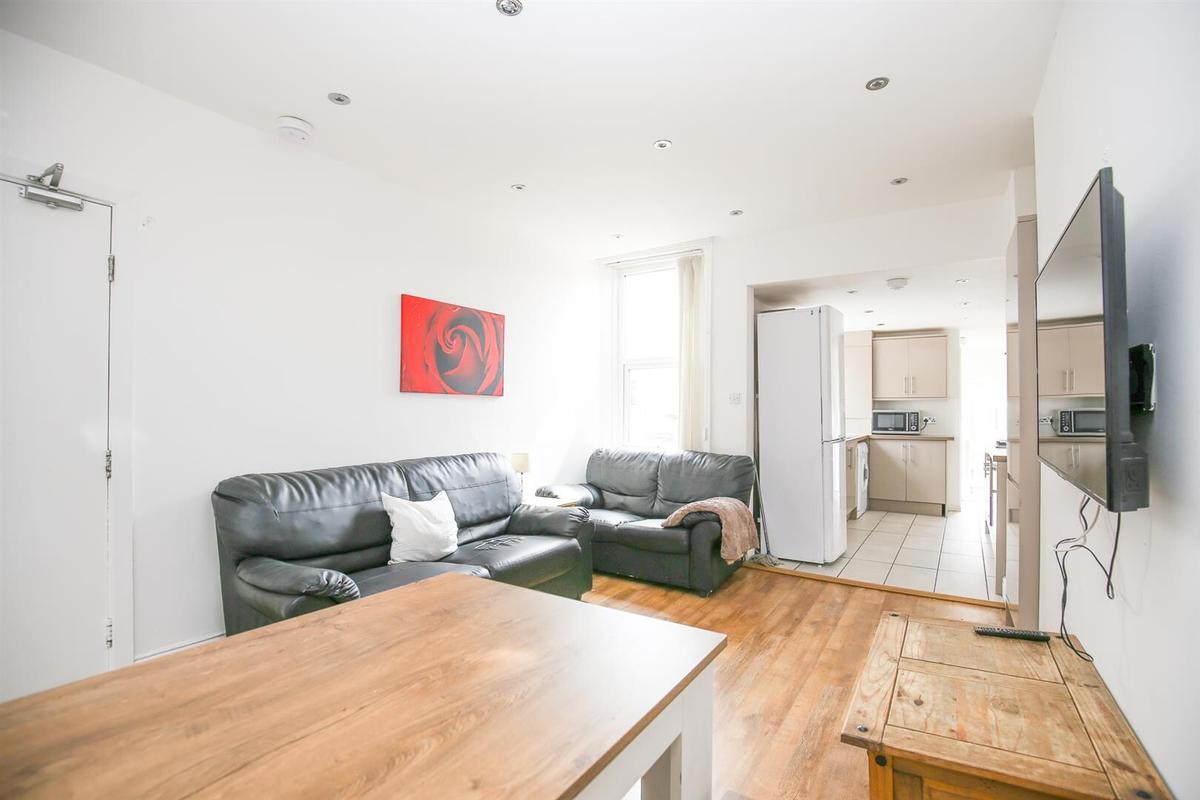 5 bedroom apartment for rent Warwick Street, Newcastle, NE6 5AR UniHomes