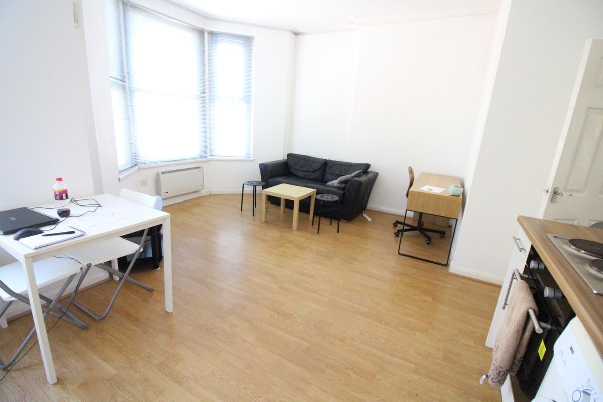 1 bedroom apartment for rent Connaught Road, Roath, Cardiff, CF24 3PX