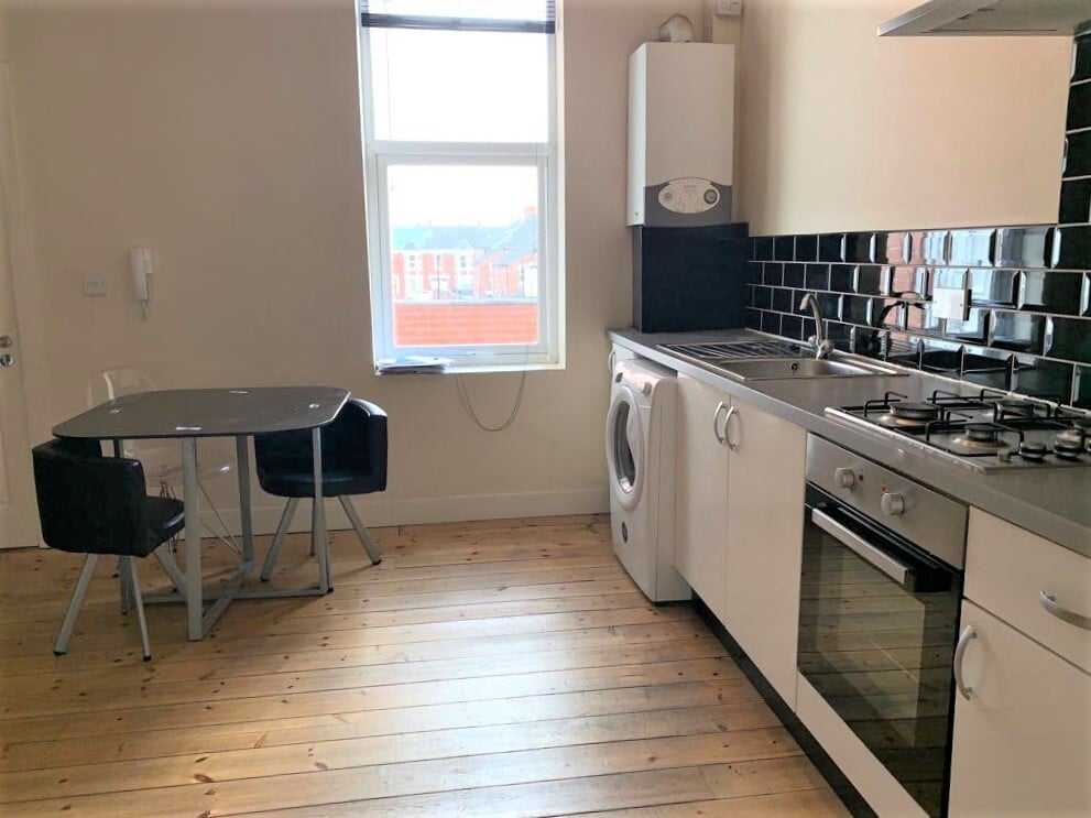 3 bedroom apartment for rent Heaton Road, Newcastle, NE6 5HN UniHomes