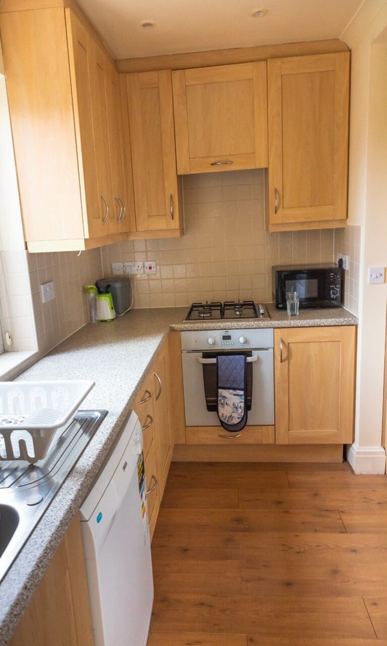 7 bedroom house for rent Lincoln Road Surrey, GU2 9TJ UniHomes