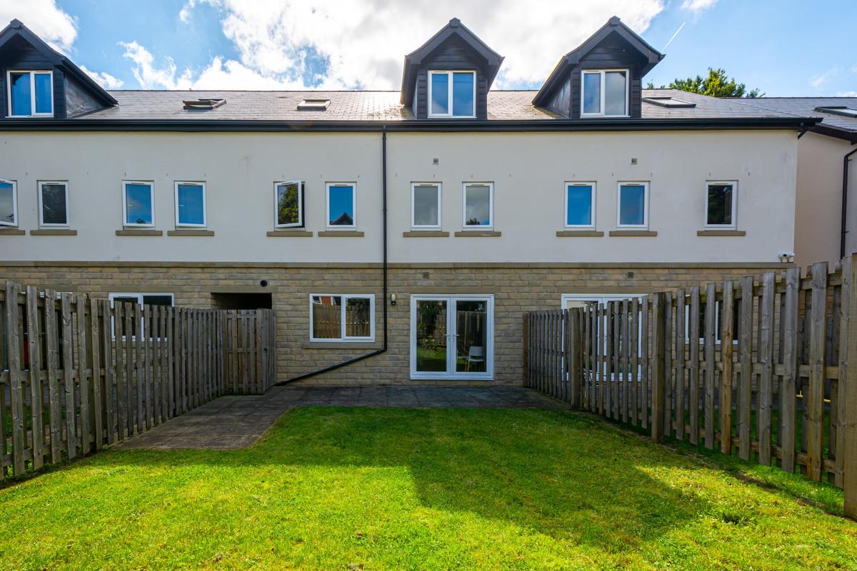 6 bedroom house for rent Boston Exchange Court, Leeds, LS4 2AJ UniHomes