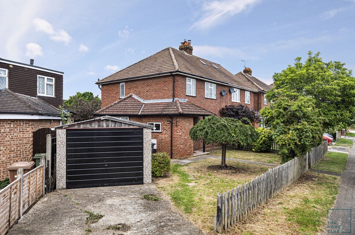 4 bedroom house for rent Saffron Platt, Surrey, GU2 9XX UniHomes