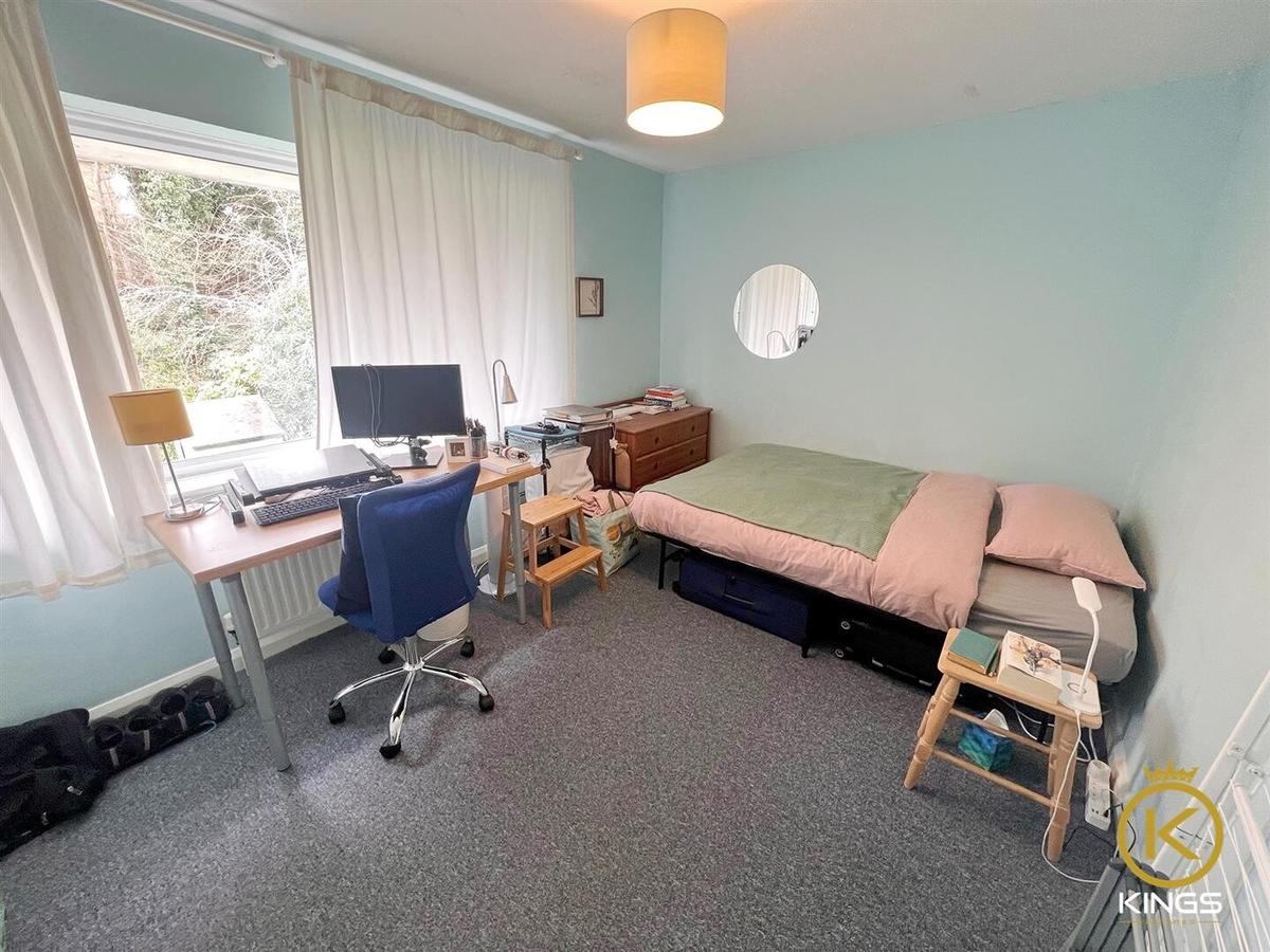 4 bedroom house for rent Guildford Park Avenue, Surrey, GU2 7NN UniHomes