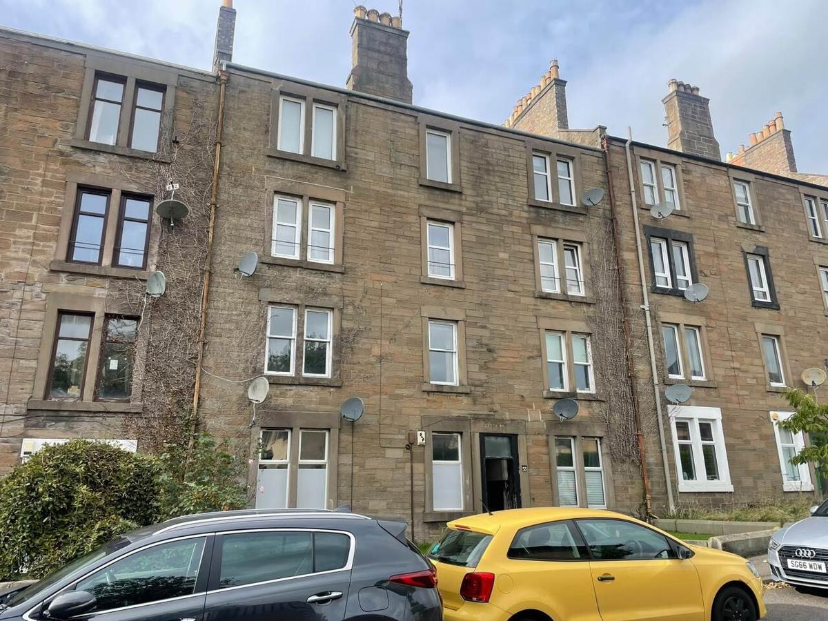 2 bedroom apartment on 1/2 Taylors Lane, West End, Dundee
