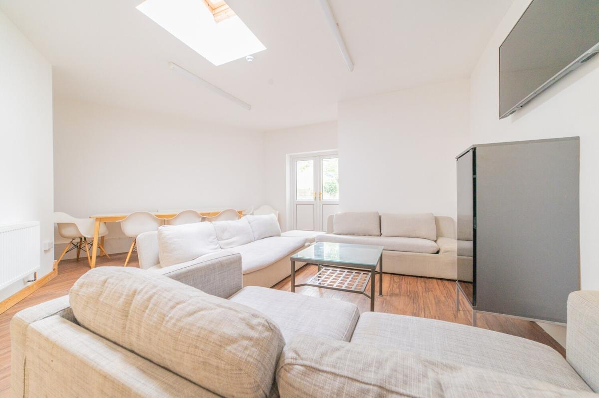 6 bedroom house for rent Llantwit Street, Cardiff, CF24 4AJ UniHomes