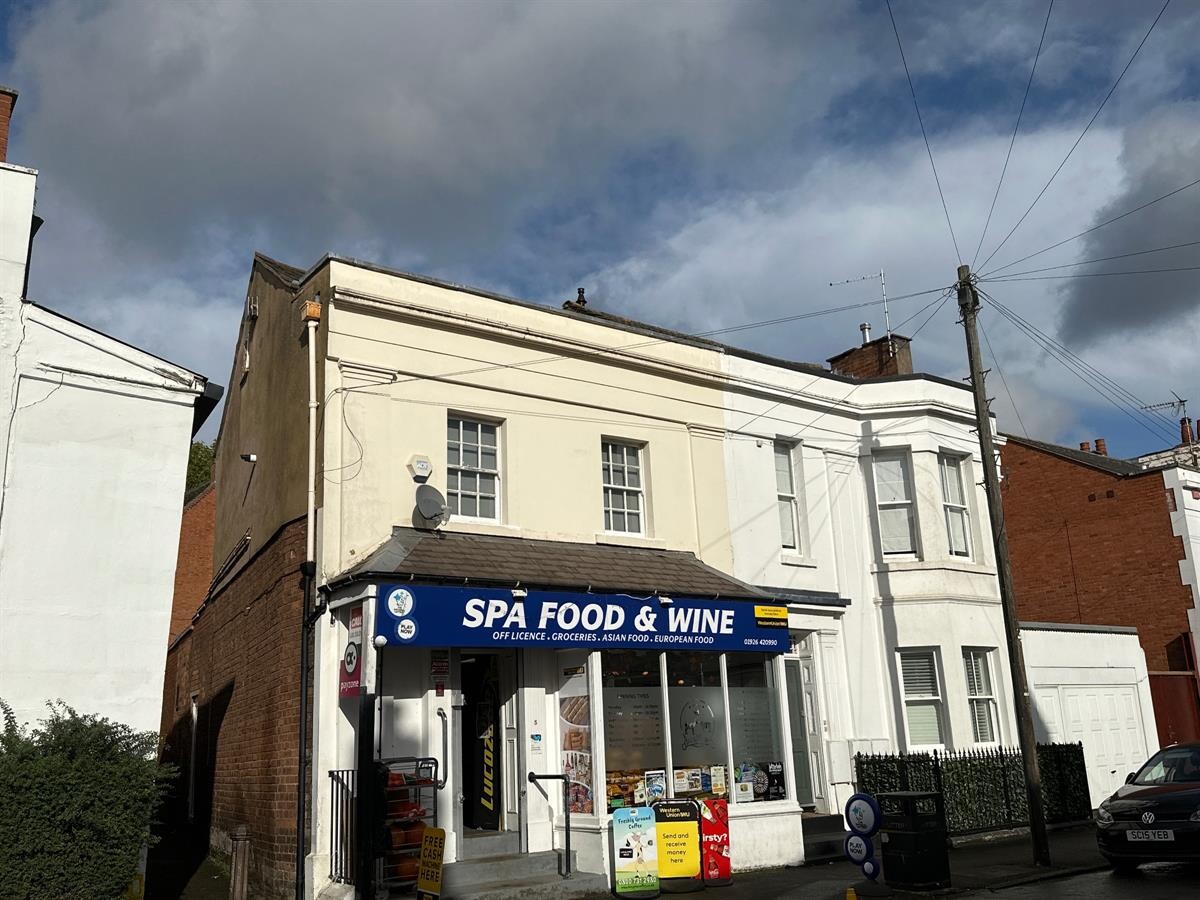 2 bedroom apartment on A Russell Terrace, Town Centre, Leamington Spa