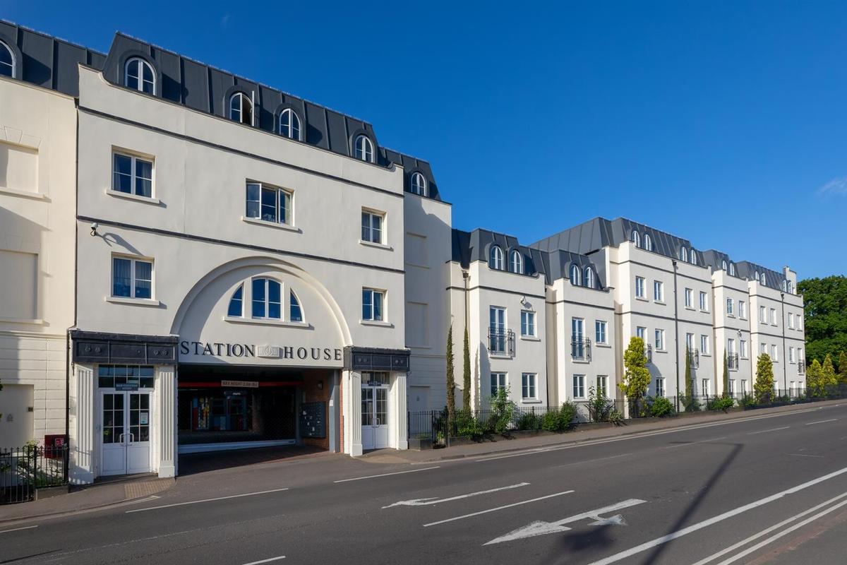 8 bedroom apartment on Station House, Town Centre, Leamington Spa