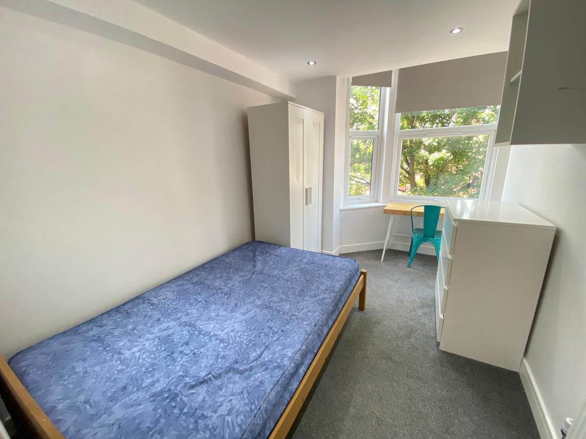 4 bedroom house for rent Charnwood Grove, Nottingham, NG2 7NT UniHomes