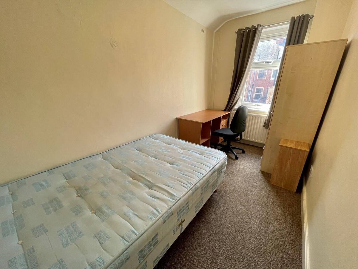 3 bedroom house for rent Herschell Street, Leicester, LE2 1LE UniHomes