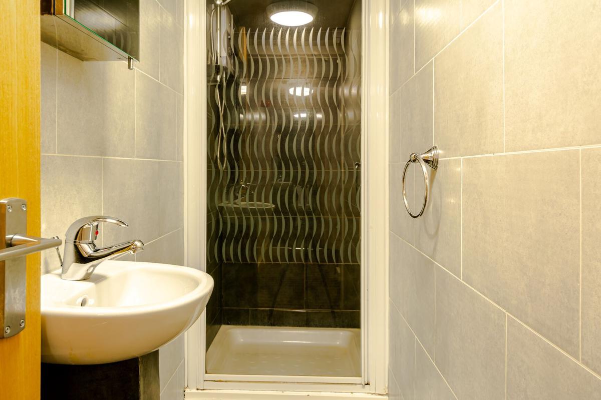 8 bedroom house for rent Stanmore Place, Leeds, LS4 2RR UniHomes