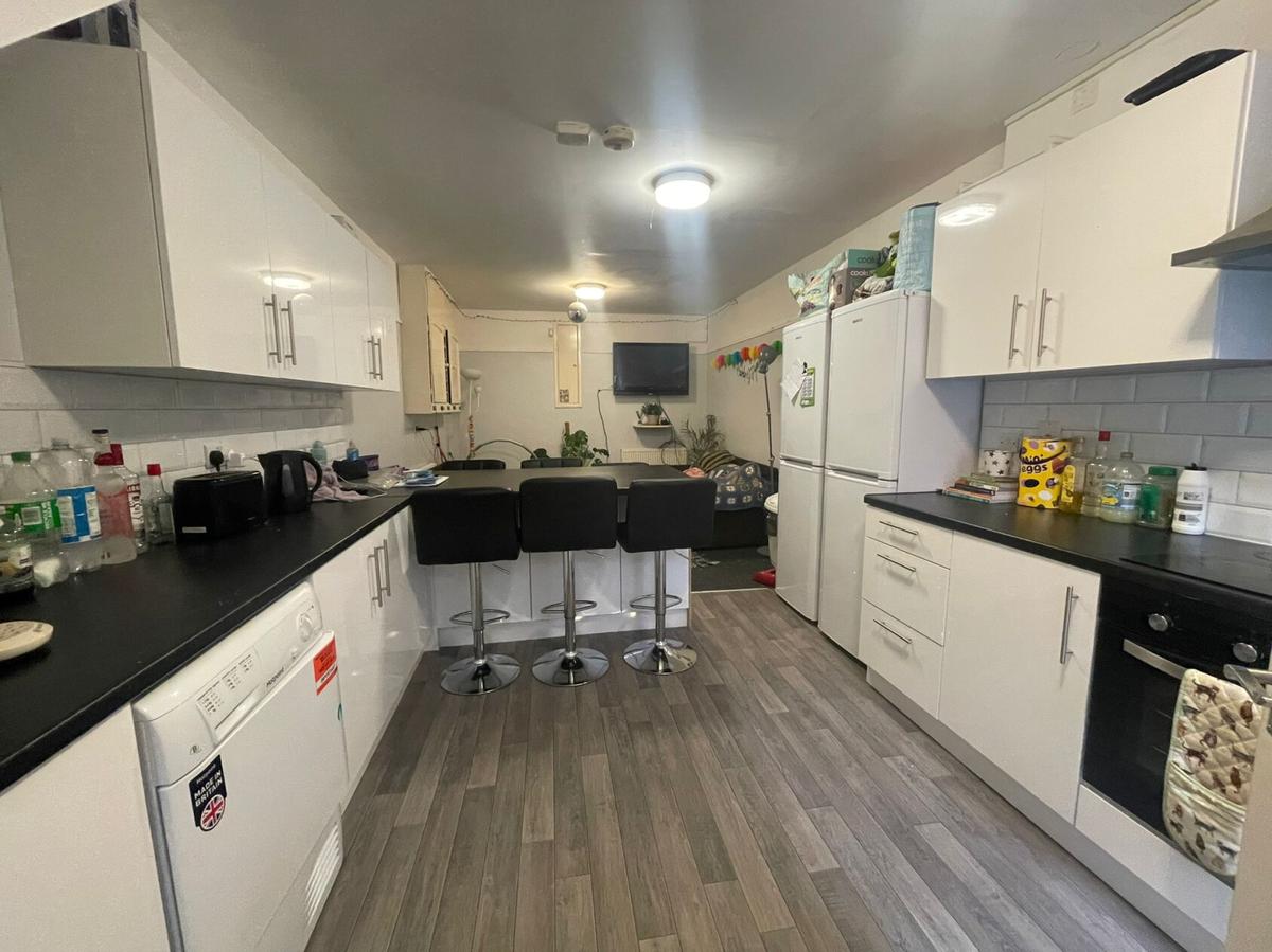 5 bedroom house for rent Crookes Valley Road, Sheffield, S10 1BA UniHomes