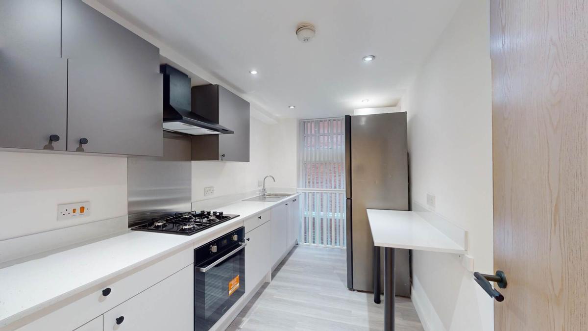 3 bedroom apartment on Wilmslow Road, Withington, Manchester