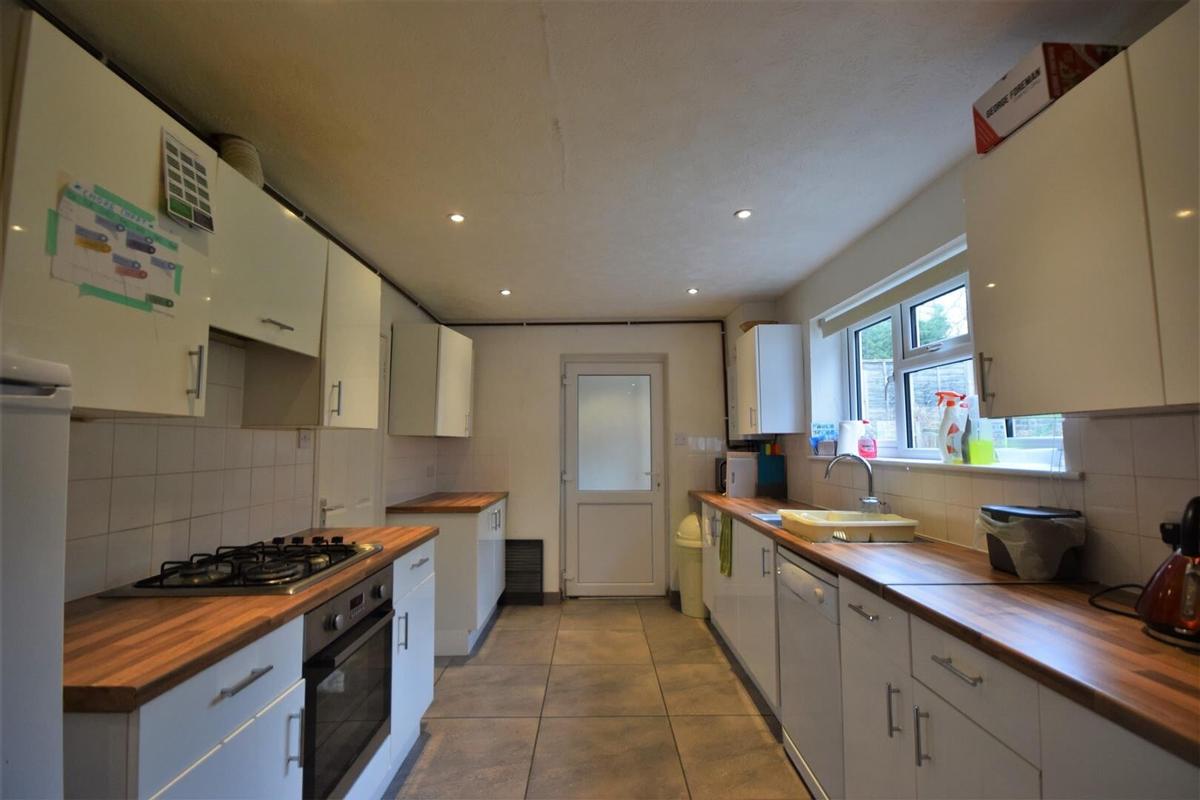 4 bedroom house for rent Blackwell Avenue, Surrey, GU2 8LU UniHomes