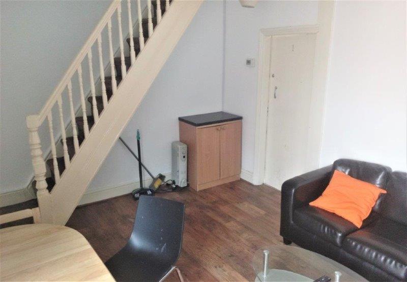 3 bedroom apartment for rent Wilmslow Road, Manchester, M14 5TB UniHomes