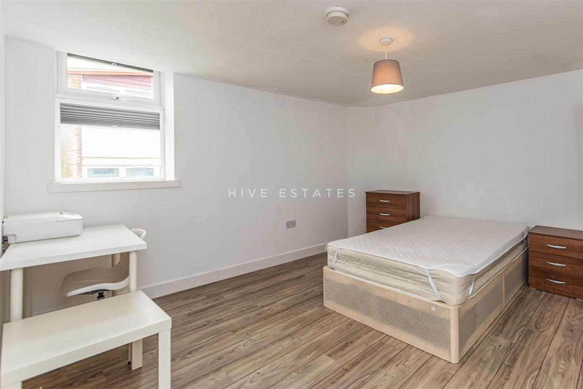 4 bedroom apartment for rent Simpson Terrace, Newcastle, NE2 1XB UniHomes