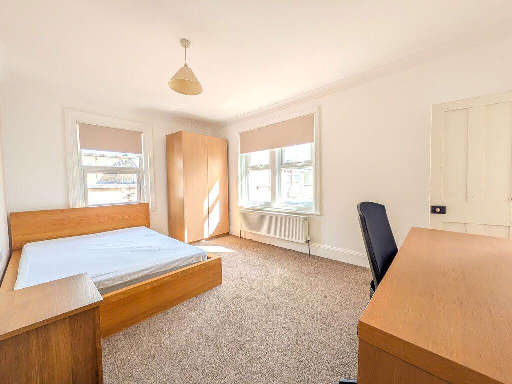 6 bedroom house on Maple Road, Winton, Bournemouth
