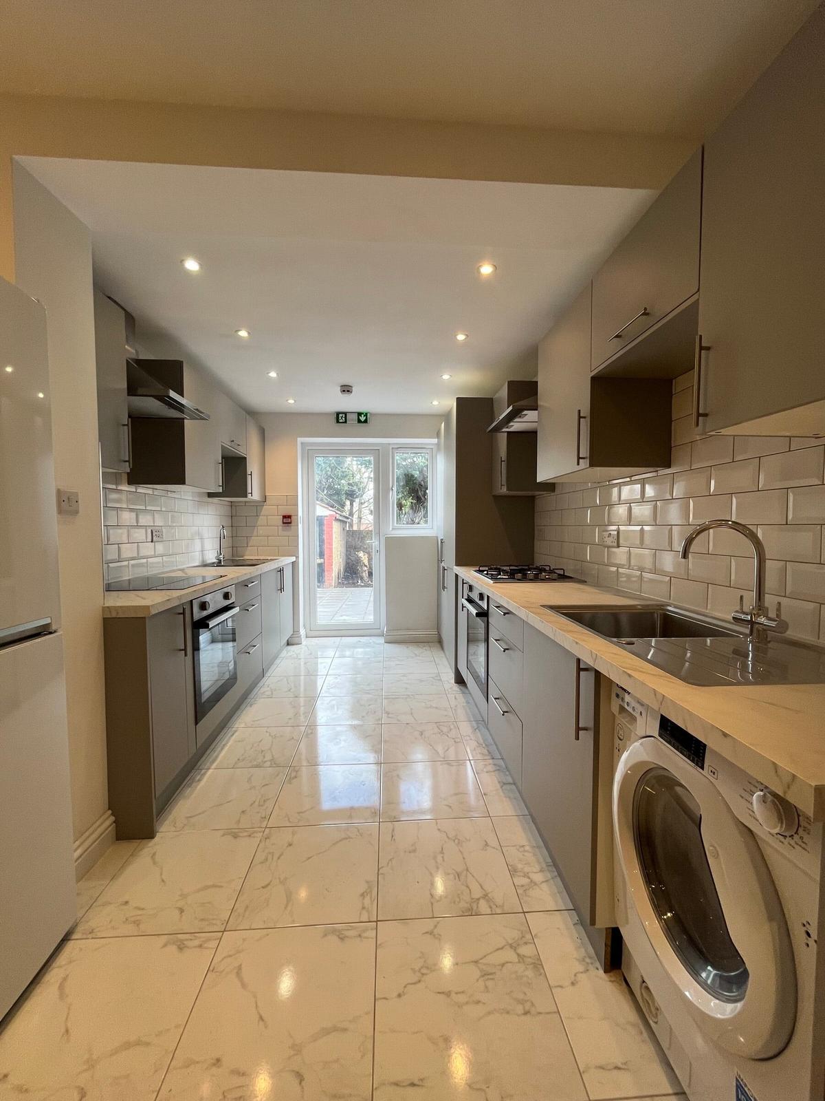 6 bedroom house for rent Princes Avenue, London, W3 8LT UniHomes