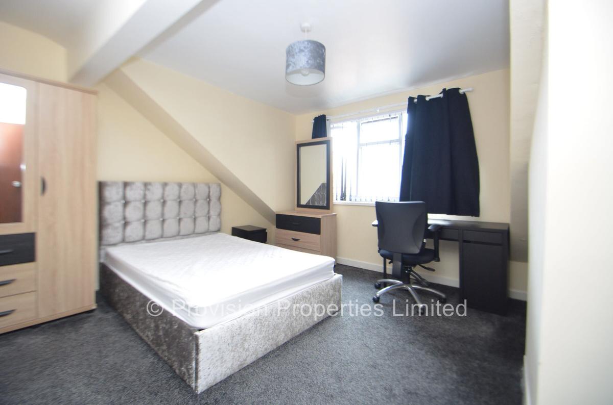 3 bedroom house on Burley Lodge Terrace Leeds, Hyde Park, Leeds