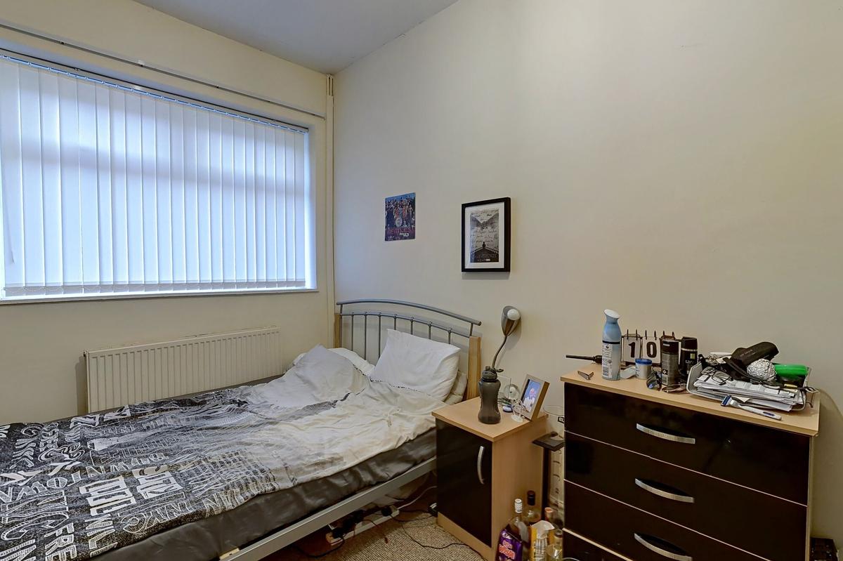 4 bedroom house for rent Russell Road, Liverpool, L18 1DY UniHomes