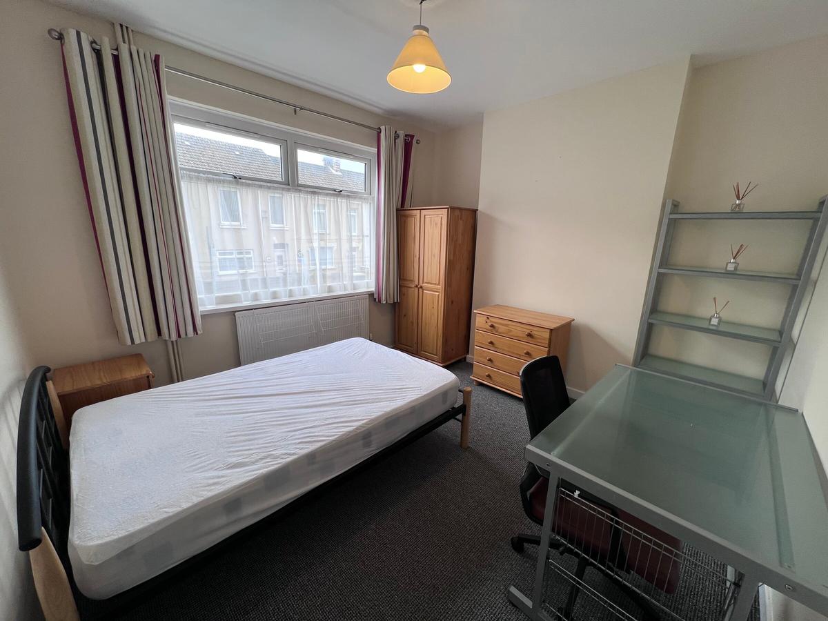 5 bedroom house for rent Baglan Street, Swansea, SA1 8JZ UniHomes