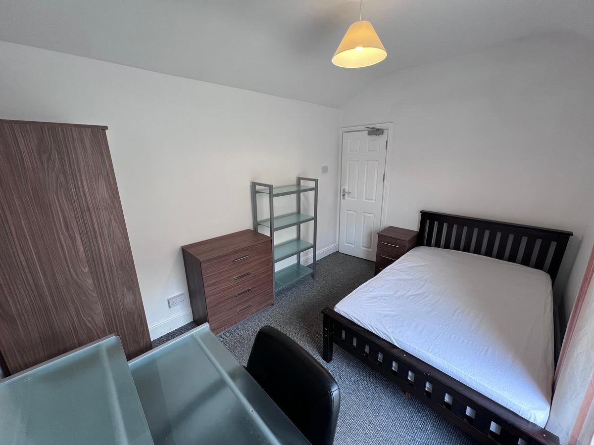 5 bedroom house for rent Baglan Street Swansea, SA1 8JZ UniHomes